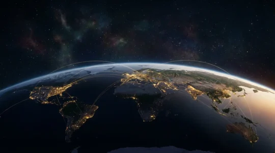 Mappa astrologica mondiale con linee planetarie e città illuminate per la rivoluzione solare